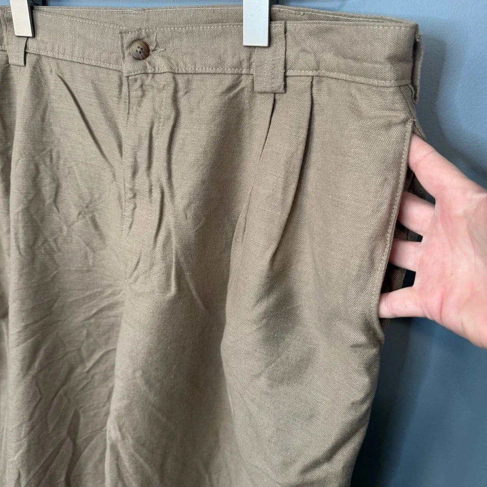 Savane Linen Cotton Blend Pleated Cuffed Trouser Pants in Khaki. Men’s 38X29